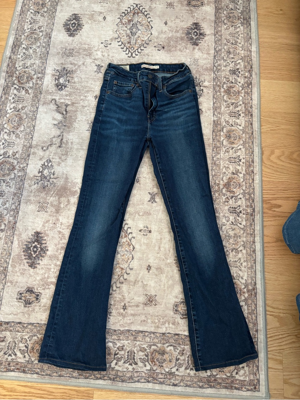 LEVIS 725 Bootcut Jeans